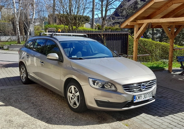 Volvo V60 cena 41500 przebieg: 200000, rok produkcji 2016 z Myślenice małe 562